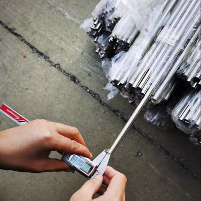 Ein guter Preis. 304 316L 410 420 201 Edelstahlrohre Online