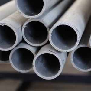 Ein guter Preis. Runden-nahtlose Metall-Tubeswith lackierte Oberfläche API ASME SA210, Rohr des Wärmetauscher-T1 Online